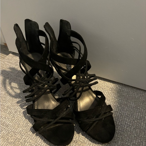 Black Strappy heels - Picture 2 of 2